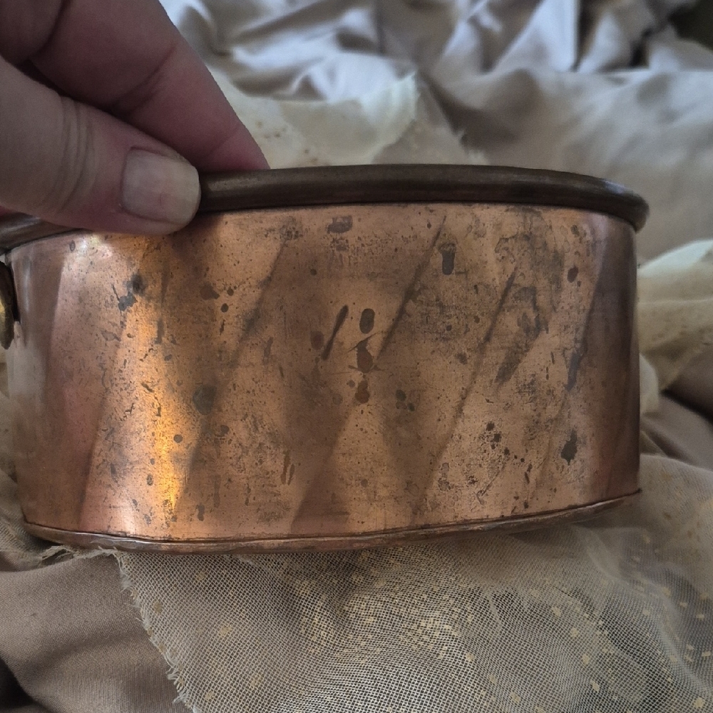 Vintage Copper Pot with Handles - Picture 4 of 7